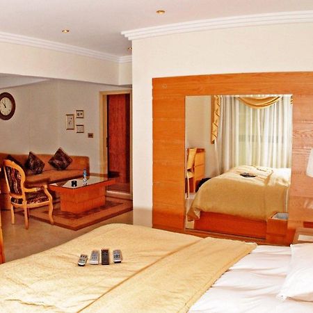 Mirage Suites Kuwait City Rom bilde